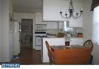 4th image of 702 Cambridge Dr