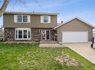 3114 Blue Ridge Ct NE, Cedar Rapids, IA 52402