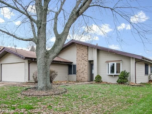 5240 Arlington Cir, Hanover Park, IL 60133