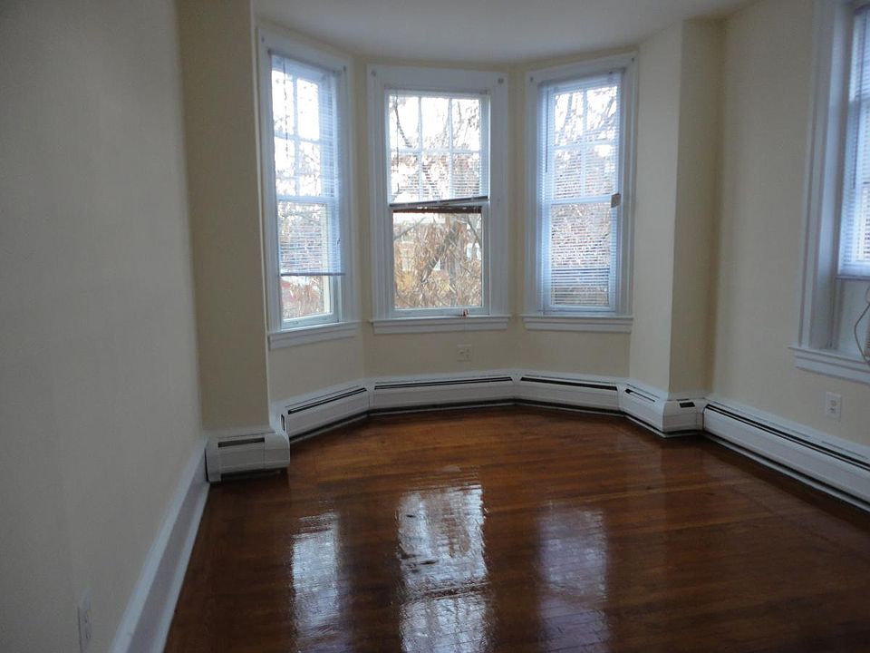 2nd image of 1730 Delancey St APT 9