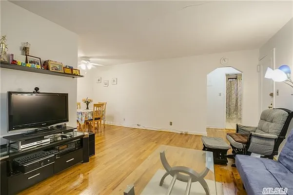 Sold by Douglas Elliman | media 24