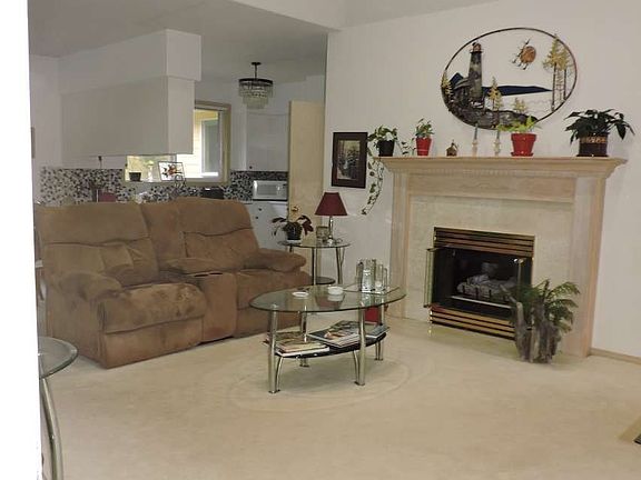 5th image of 47 SW Gardenia Ave