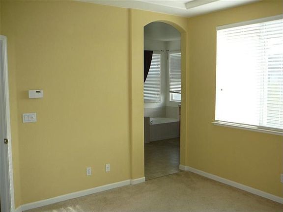 5th image of 170 Sutley Cir