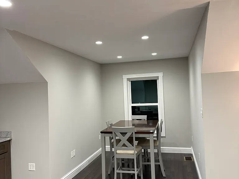8 S 10th St — Photo 5