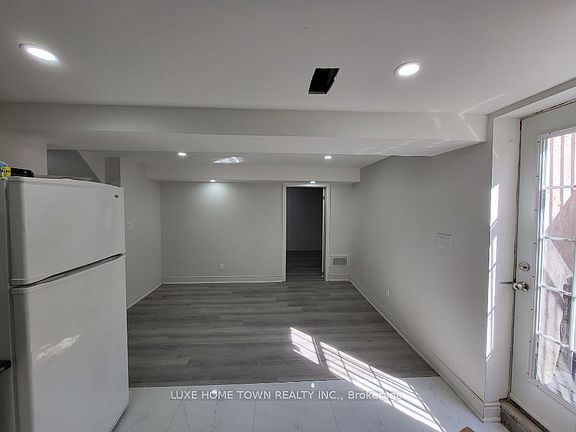 5th image of 23 Castlehill Rd