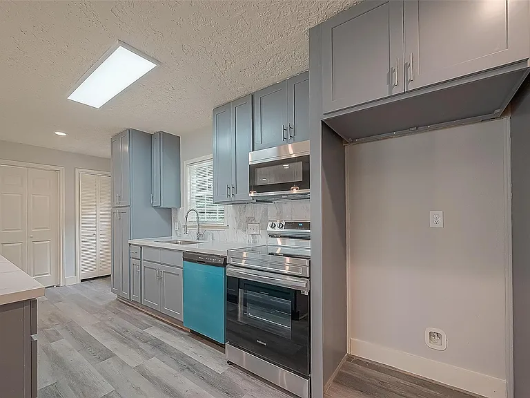 4417 Knoxville St — Photo 18