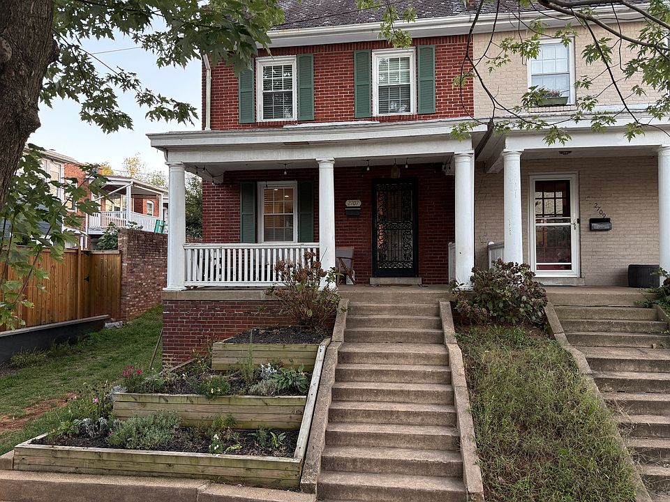 1st image of 2707 Parkwood Ave