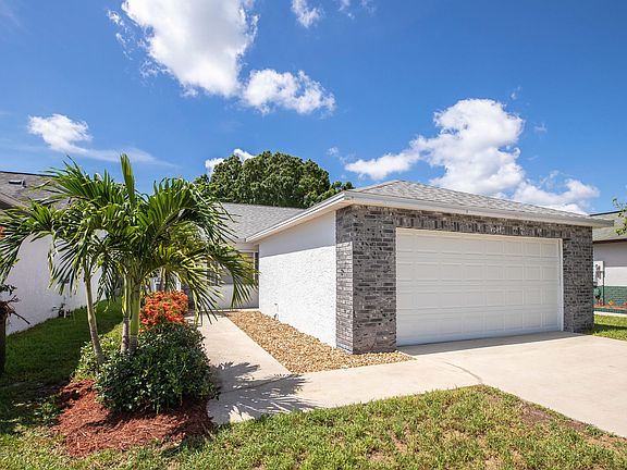 2nd image of 4045 Bayberry Dr