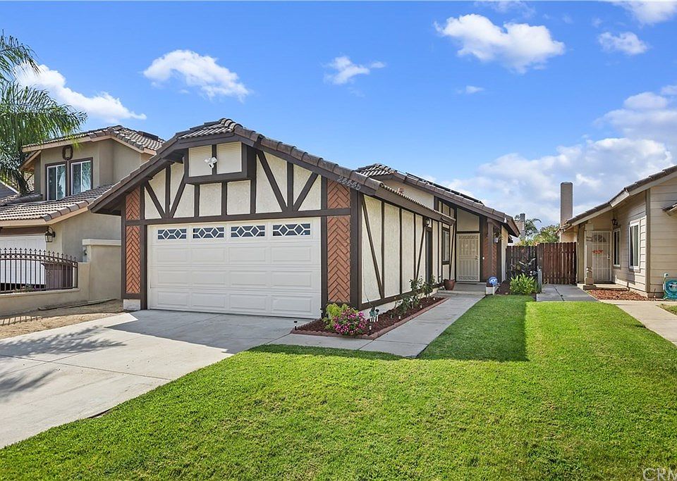 1st image of 24445 Filaree Ave