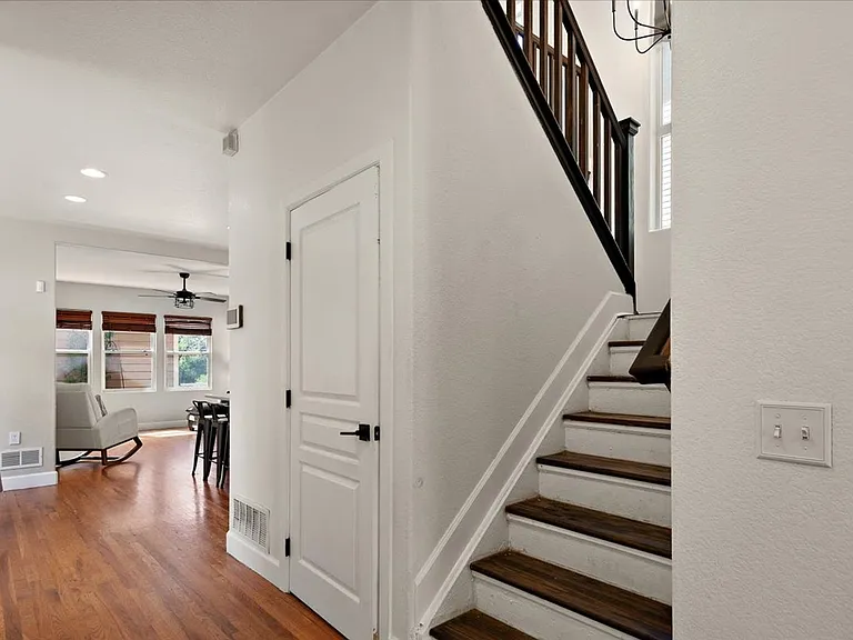 2475 Saint Paul Dr — Photo 6