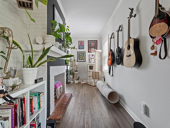 5th image of 116 W Campbell St