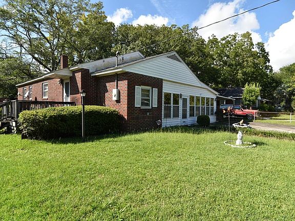 2nd image of 2688 Louise Dr