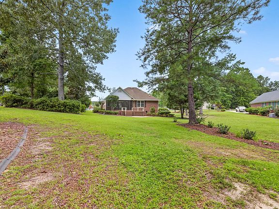 5th image of 18 Ridge Lake Dr