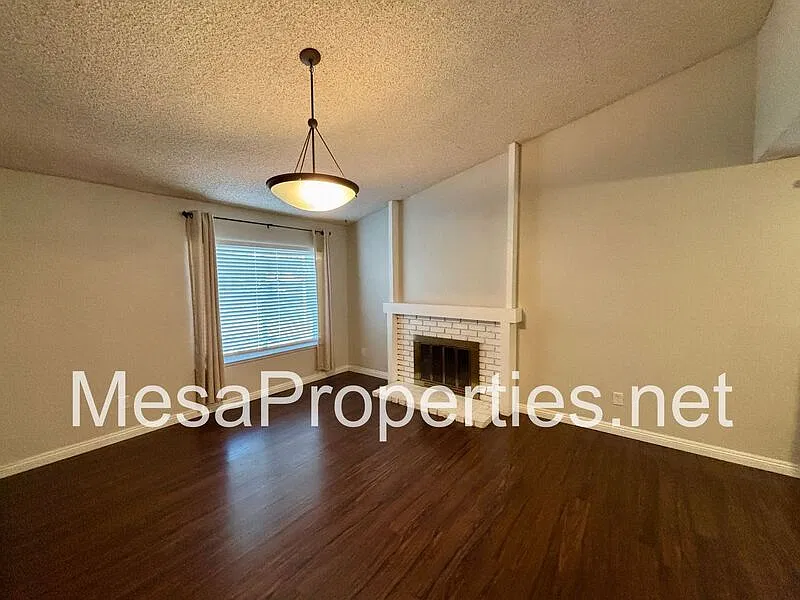 3 bed, 2.0 bath, 1485 sqft, $2,775 — Photo 3