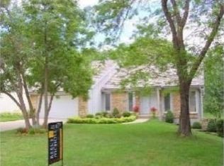 308 NW Locust St, Lees Summit, MO 64064