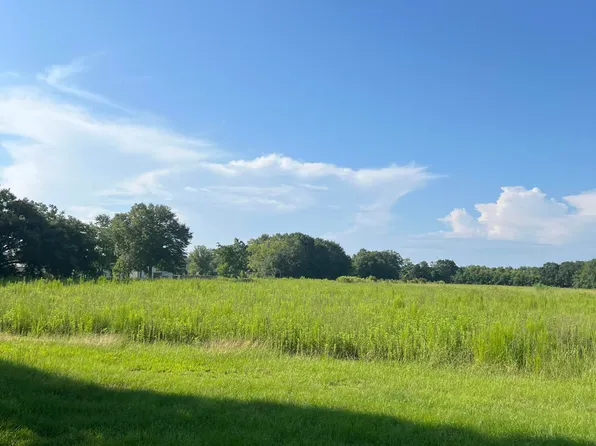 Captain Cade Rd, Youngsville, LA 70592