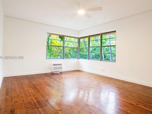 5th image of 1135 Meridian Ave APT 4