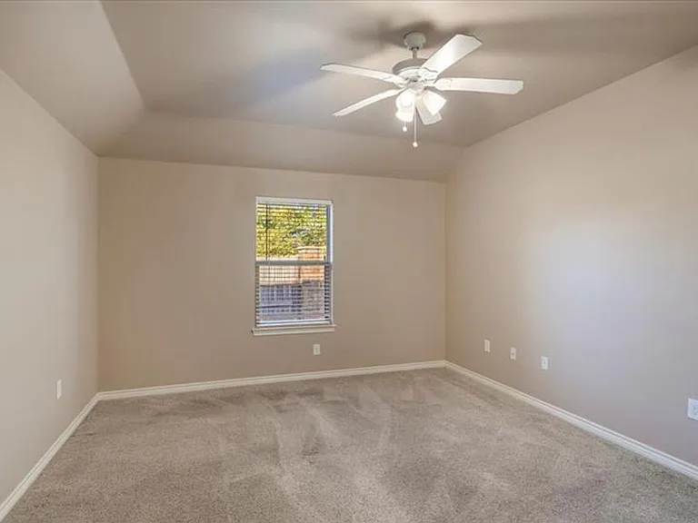 4011 Stonebridge Dr — Photo 6