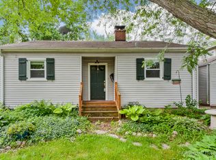 383 Hawthorne Blvd, Glen Ellyn, IL