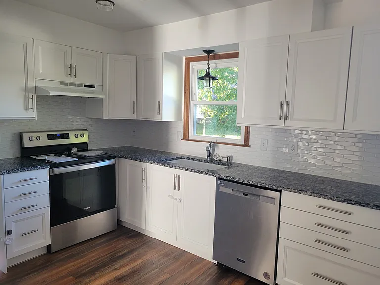 1504 E Wells Fargo Dr — Photo 3