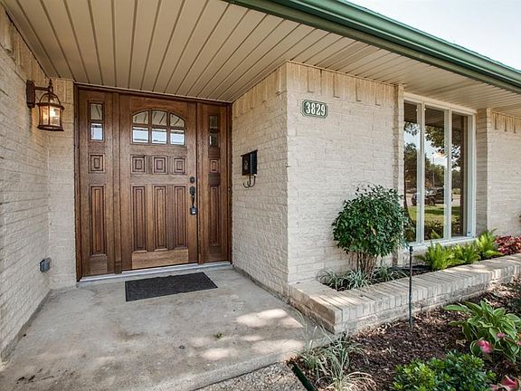 3rd image of 3829 Crown Shore Dr
