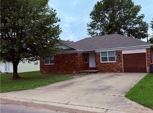 1404 S Frankfort Ave, Russellville, AR 72801