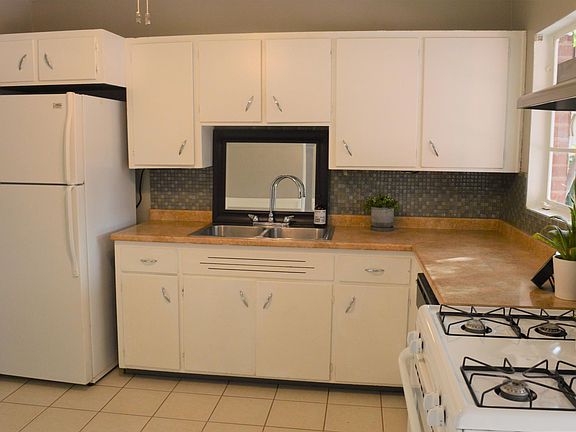 4th image of 2207 E Glenrosa Ave