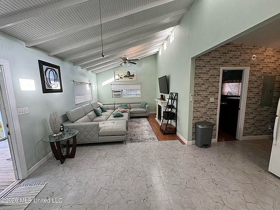 5th image of 10073 River Dr
