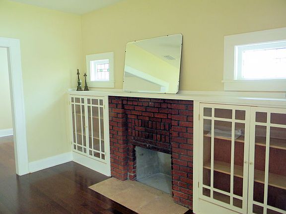 5th image of 1219 E Paris St