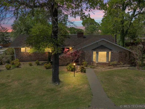 3106 Summit Pl, Sand Springs, OK 74063