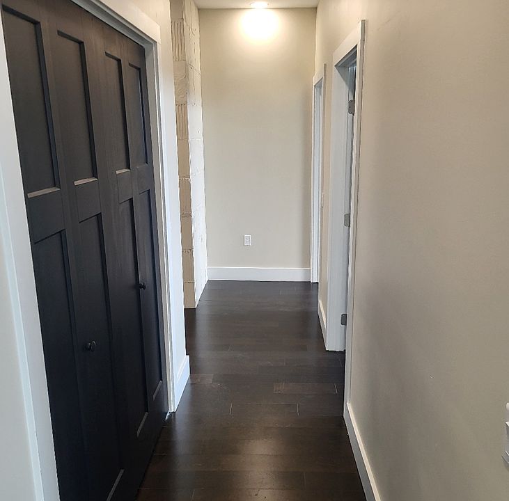 1st image of 1306 11th Ave #6