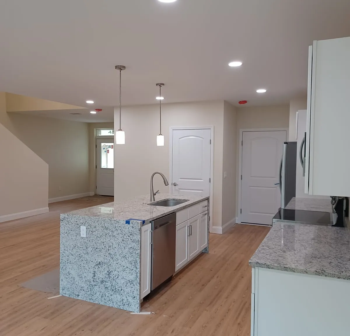 3 bed, 2.5 bath, 1835 sqft, $2,995 — Photo 4