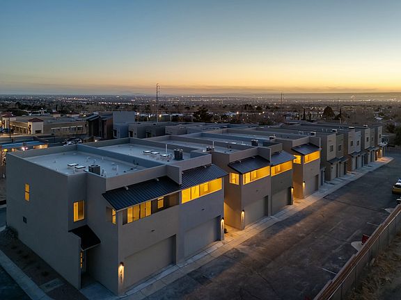 5th image of 4543 Villa Loma Ln NE