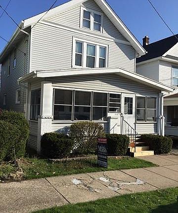 2nd image of 250 E 29th St