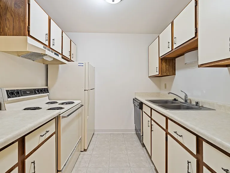N83W13684 Fond Du Lac Ave #51 — Photo 15