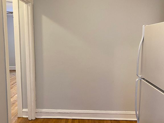 4th image of 3433 N Marshfield Ave #E3
