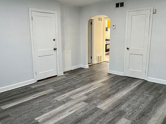 3rd image of 6332 Gardenia St