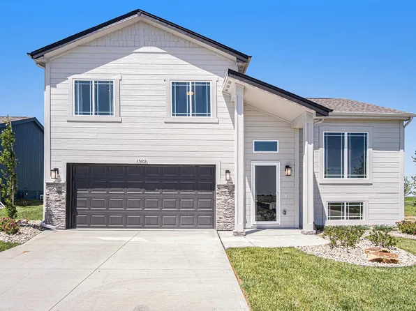 21106 Adams St, Elkhorn, NE 68022