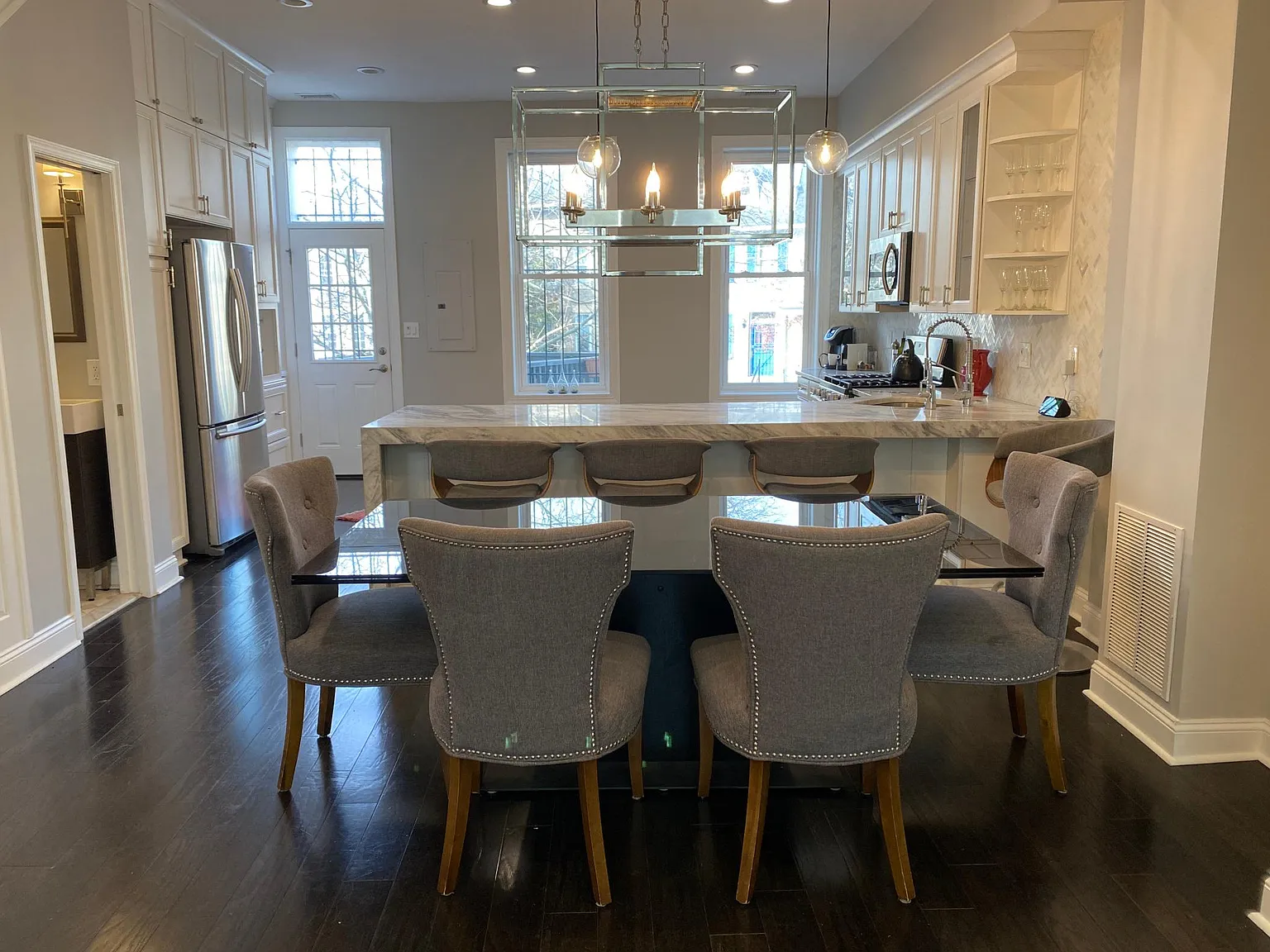 4 bed, 3.5 bath, 2800 sqft, $7,800 — Photo 3