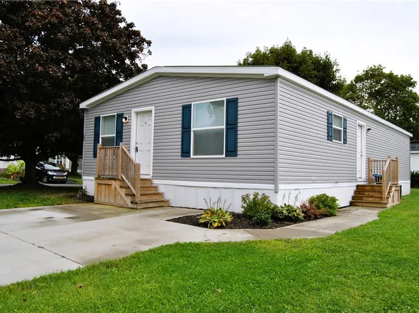 100 Hillside Dr, Avon, NY 14414