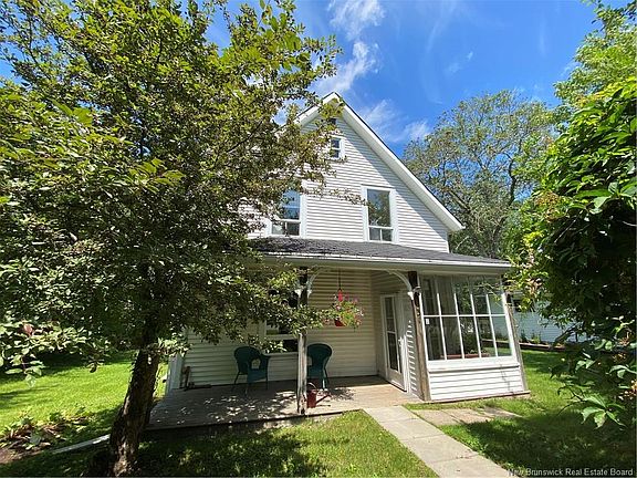 3rd image of 31 Dutch Point Rd