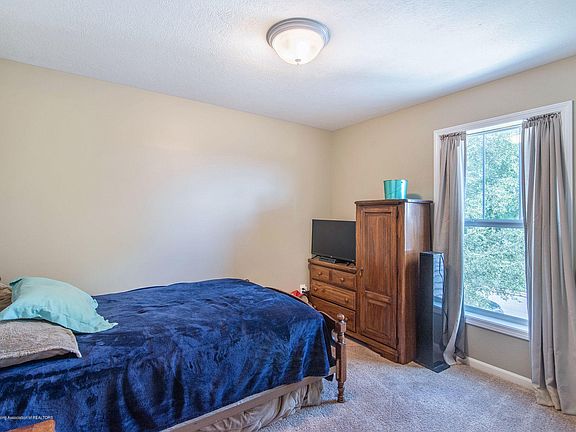 4th image of 783 Saint Andrews Dr