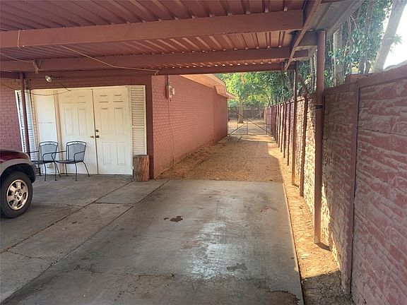 3rd image of 613 Woodard Ave