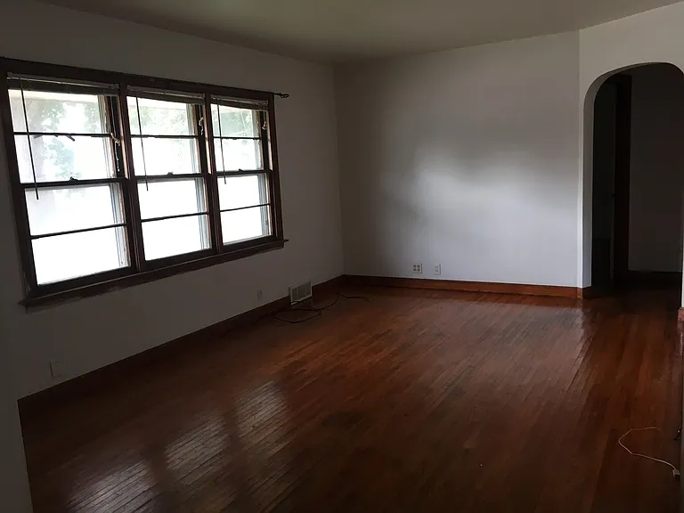 700 Kern St — Photo 3