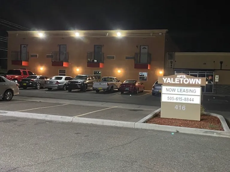 Yale Blvd SE — Photo 15