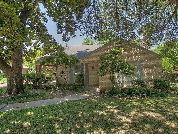 3rd image of 201 Lindenwood Dr