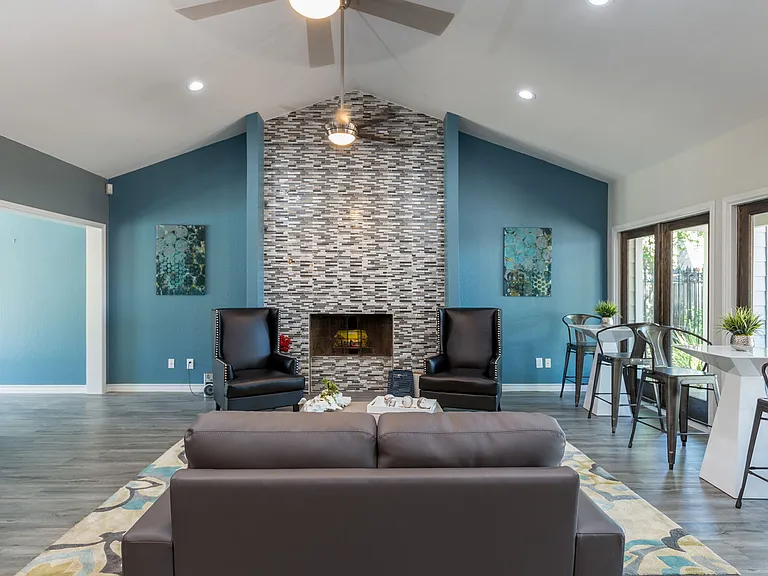 8727 Fredericksburg Rd — Photo 20