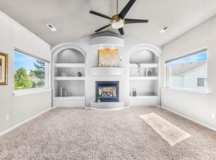 4 Hollyhock Ct, Pasco, WA 99301