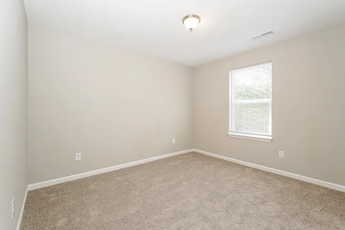 100 Hadley Dr — Photo 10