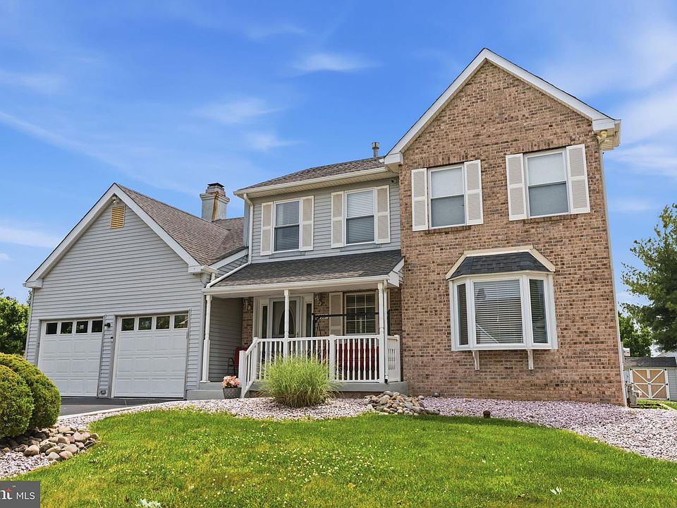 1st image of 2732 Woodsview Dr